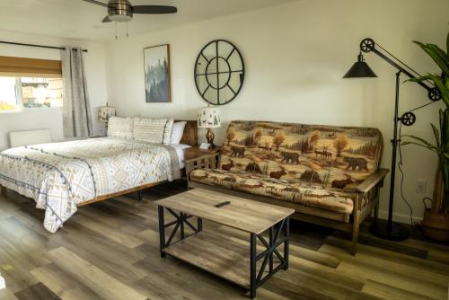 882fireplace_room_ocean_cove_lodge_5