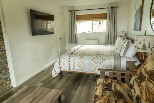 fireplace_room_ocean_cove_lodge_10