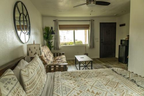 fireplace_room_ocean_cove_lodge_18