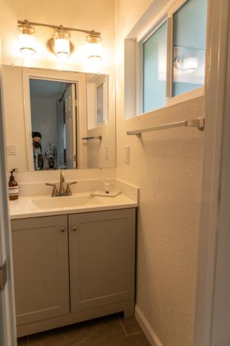 fireplace_room_ocean_cove_lodge_20