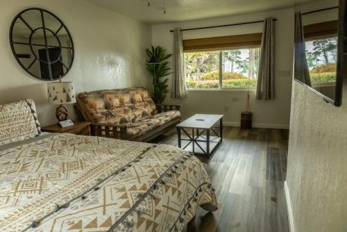 fireplace_room_ocean_cove_lodge_27