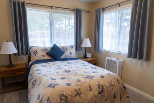 single_basic_room_ocean_cove_lodge_15
