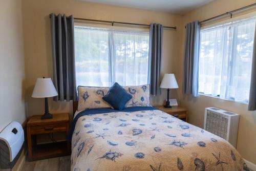 single_basic_room_ocean_cove_lodge_5