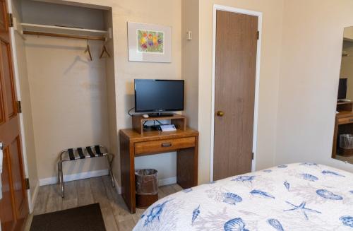 single_basic_room_ocean_cove_lodge_8